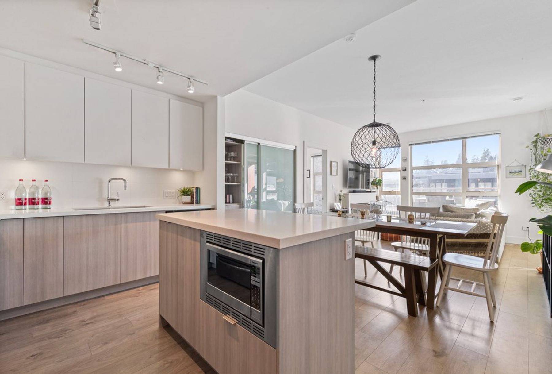 208 3602 Aldercrest Drive