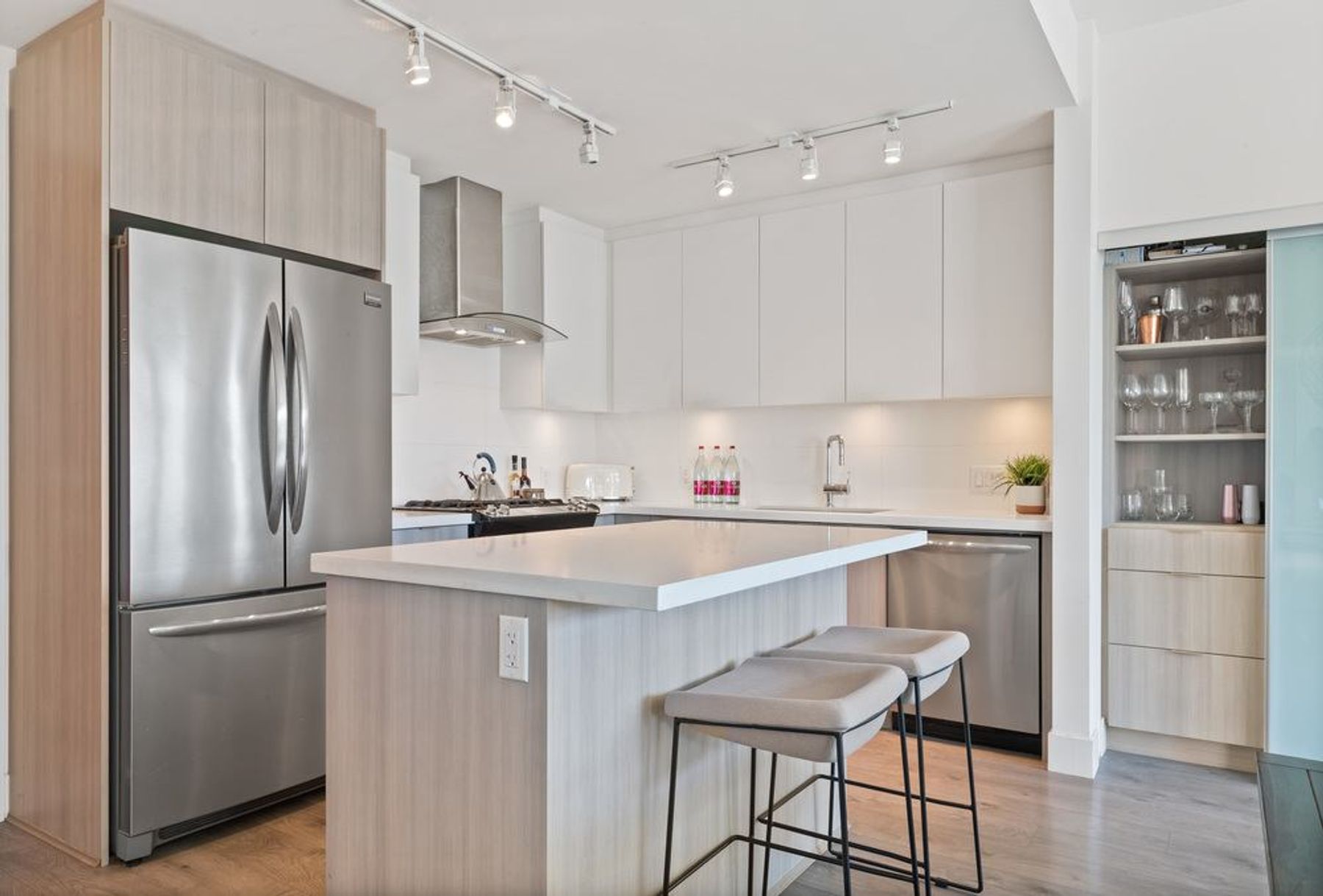 208 3602 Aldercrest Drive