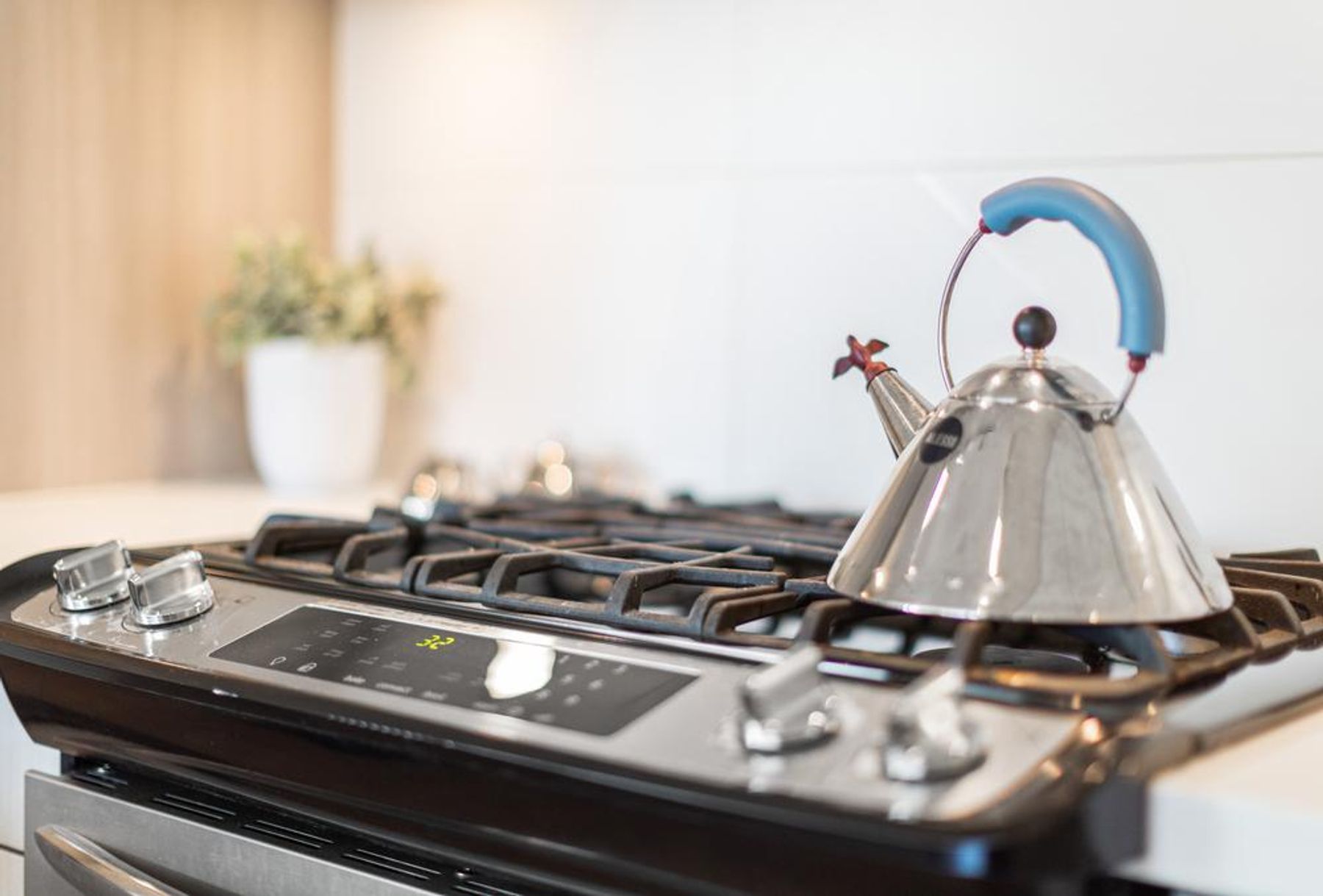 208 3602 Aldercrest Drive