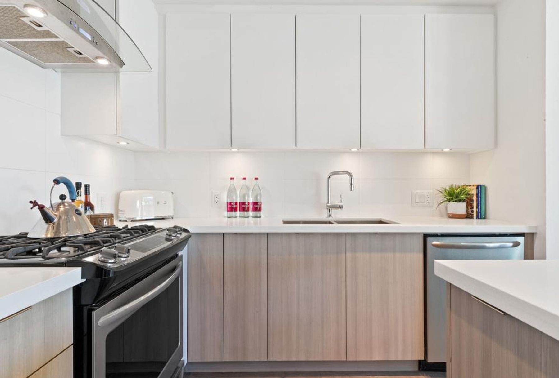 208 3602 Aldercrest Drive