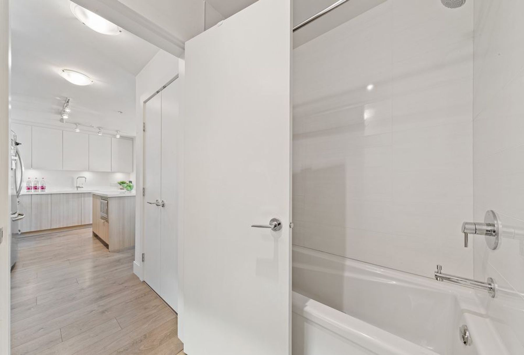 208 3602 Aldercrest Drive