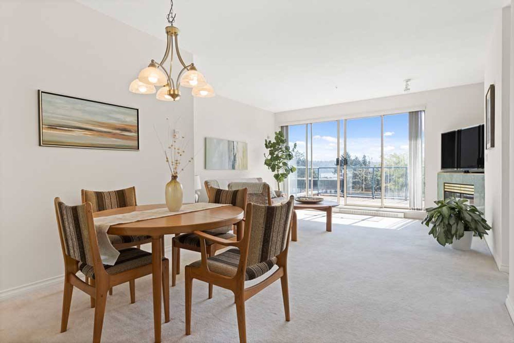 301 1765 Marine Drive