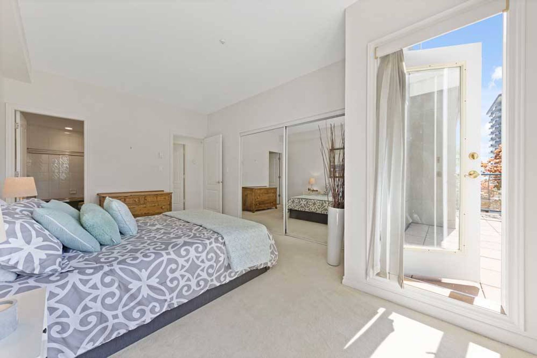 301 1765 Marine Drive