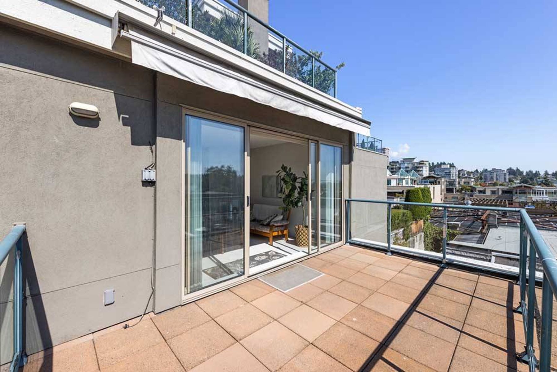 301 1765 Marine Drive