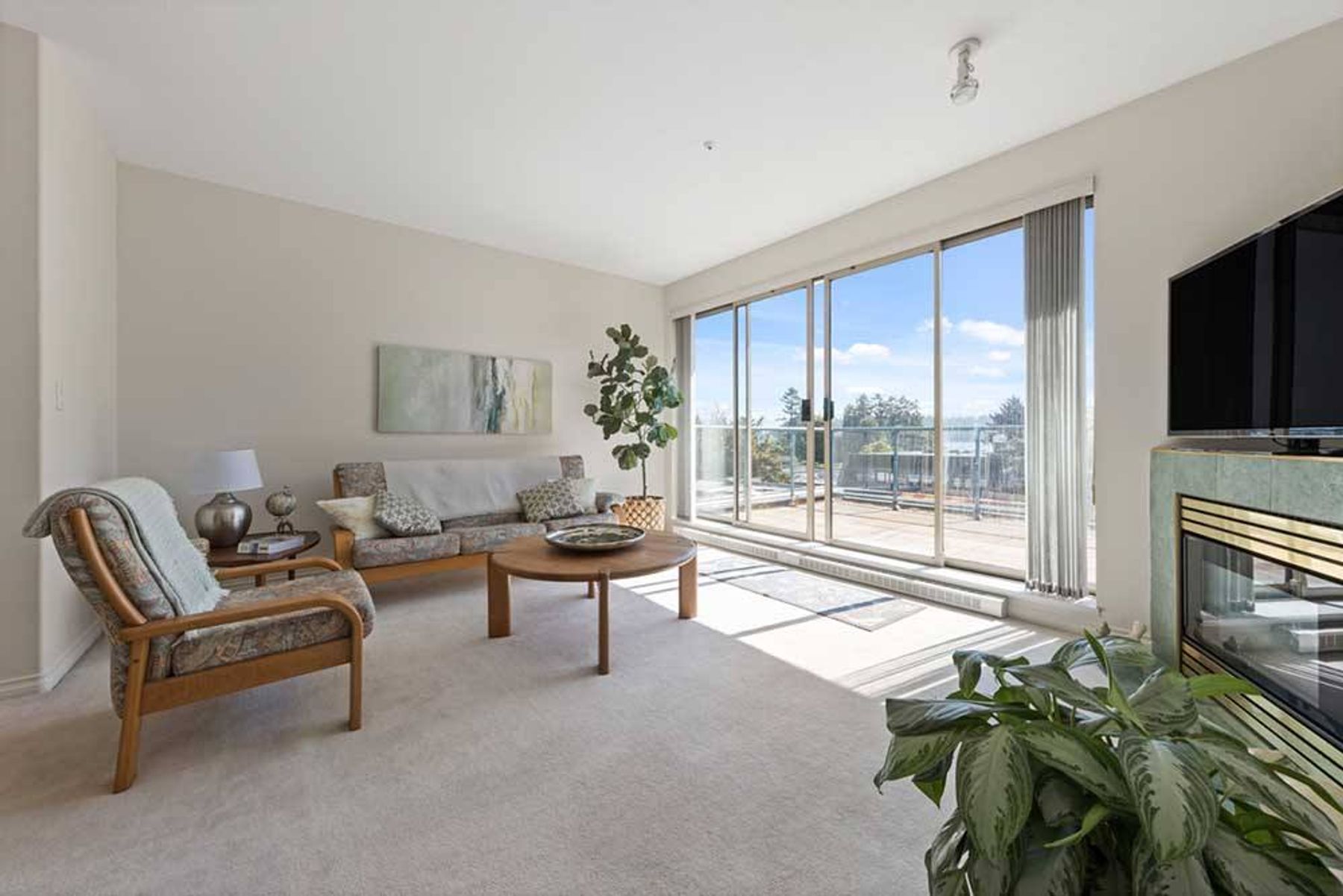 301 1765 Marine Drive