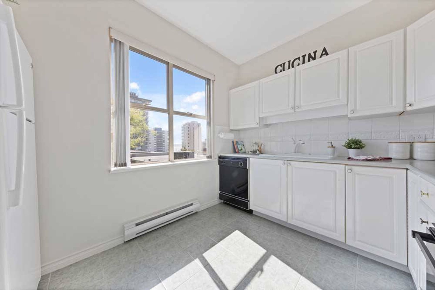 301 1765 Marine Drive