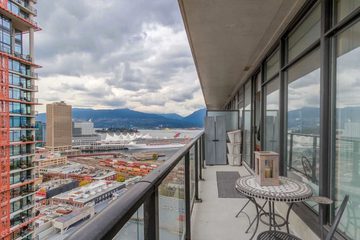 2706 108 West Cordova Street