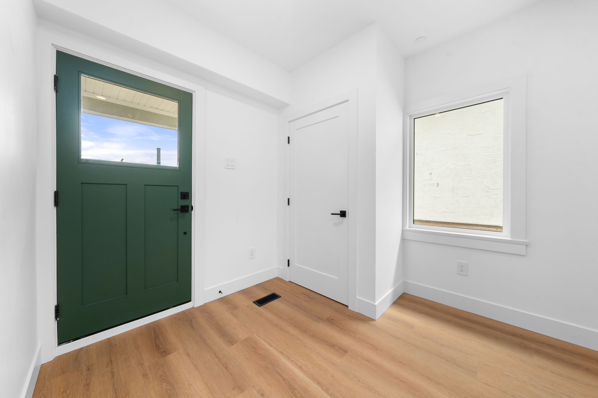 2530 McGill Street photo 2