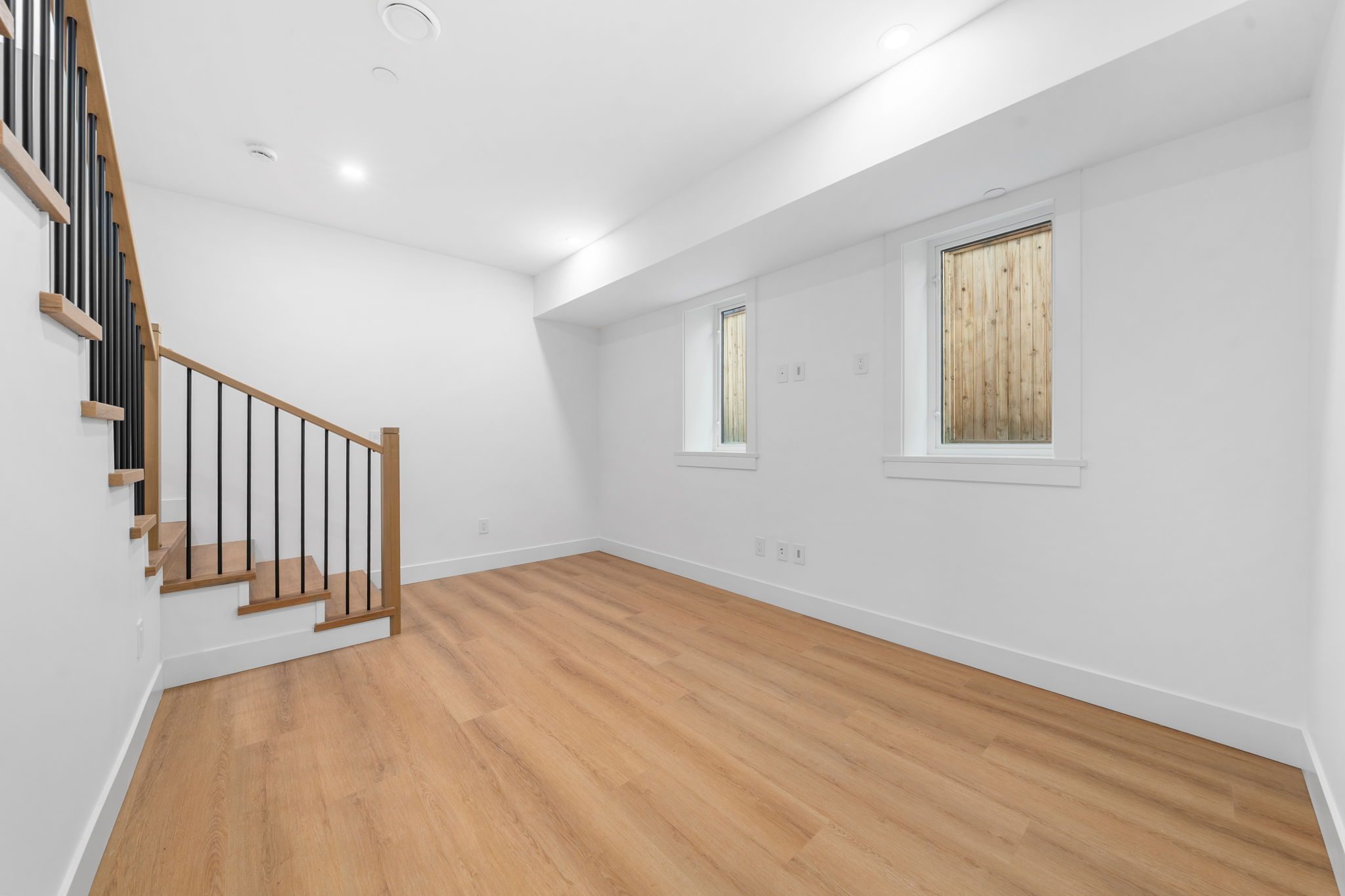 2530 McGill Street photo 23