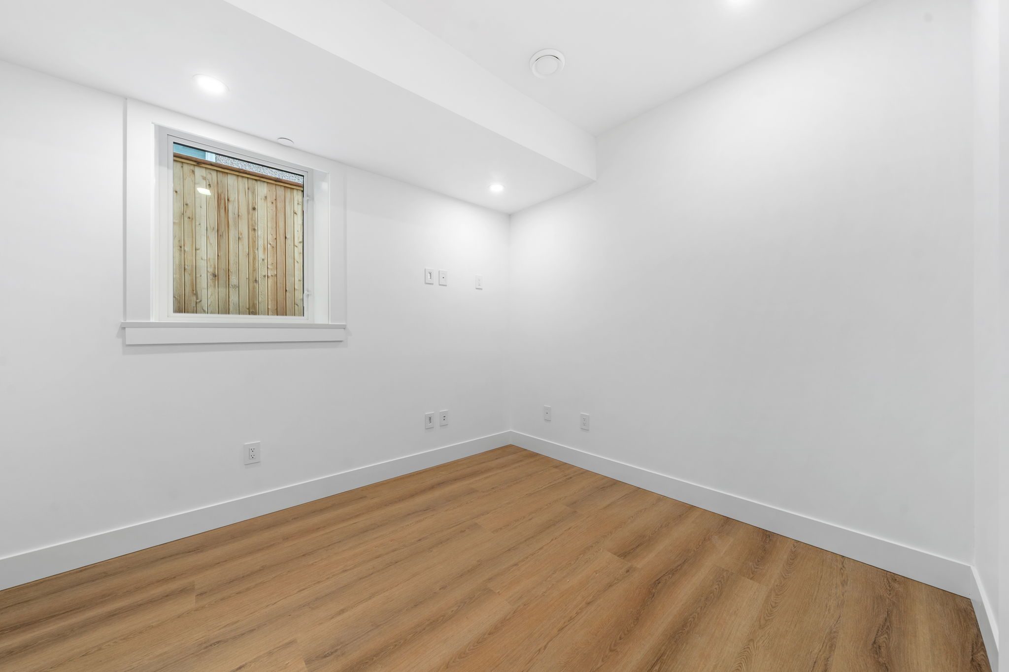 2530 McGill Street photo 28