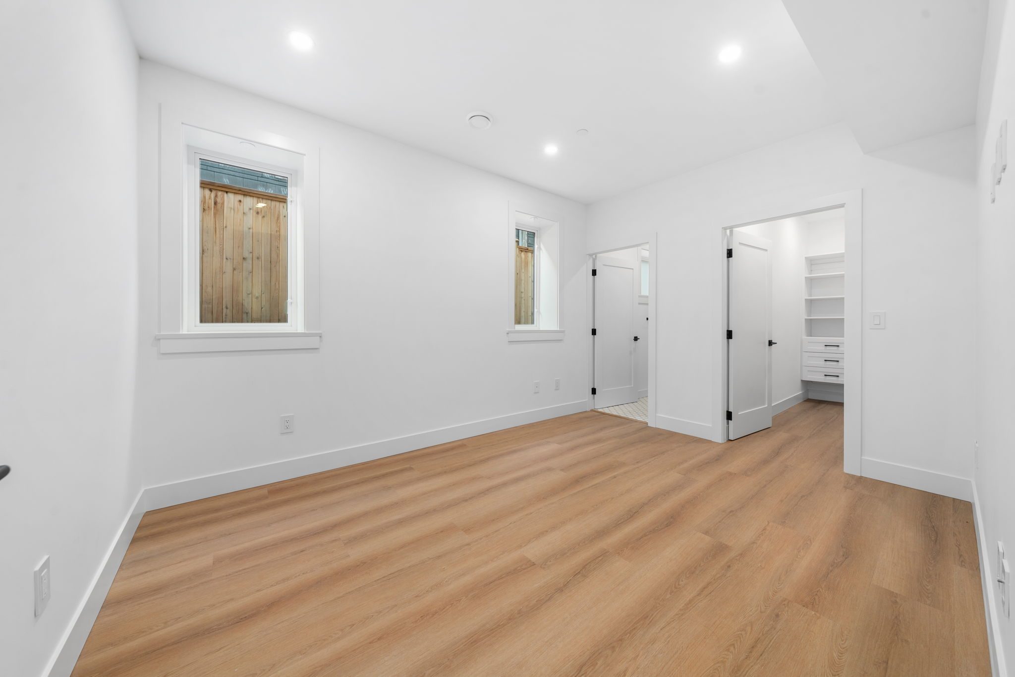 2530 McGill Street photo 31