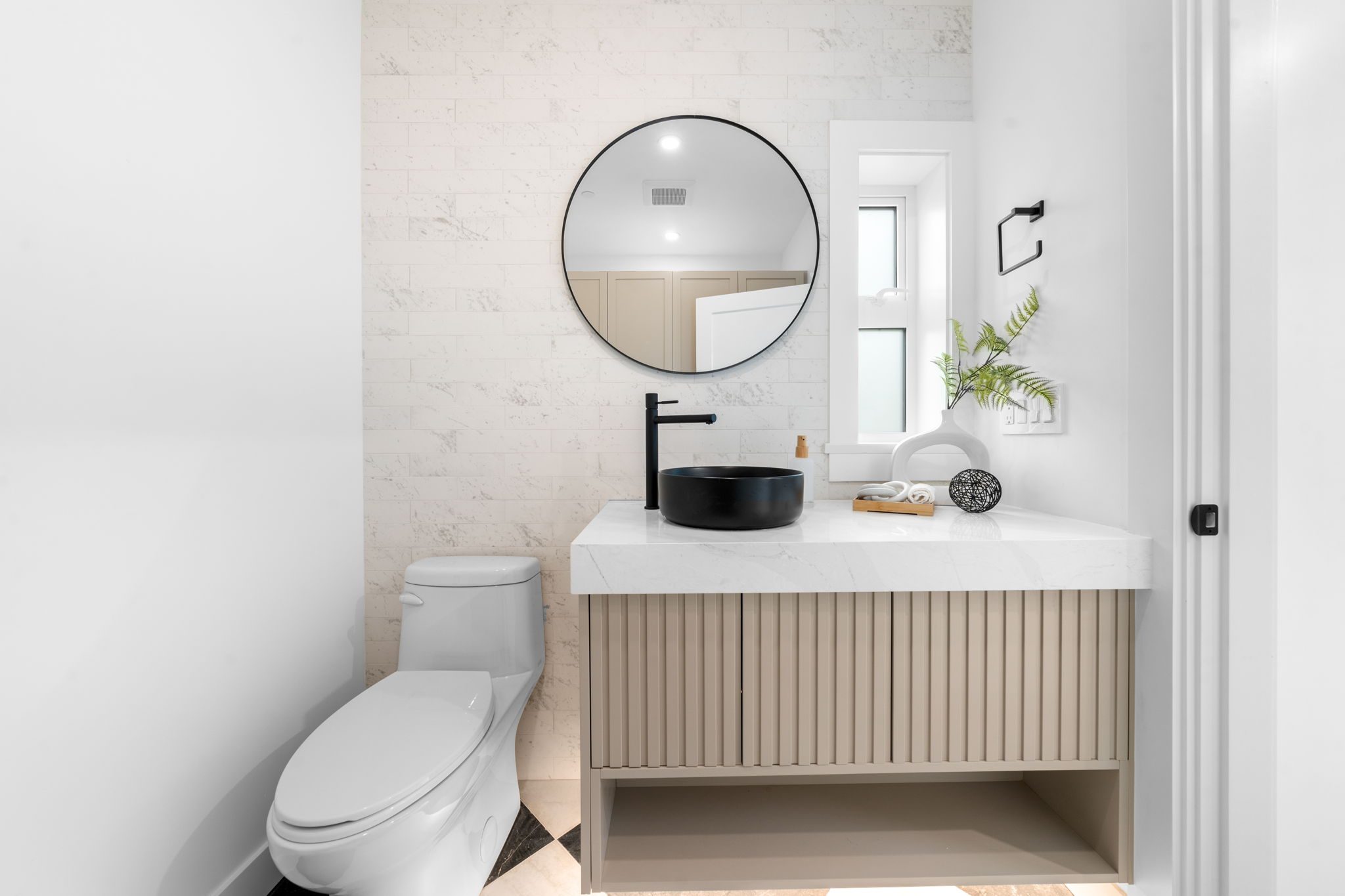 2528 McGill Street photo 24