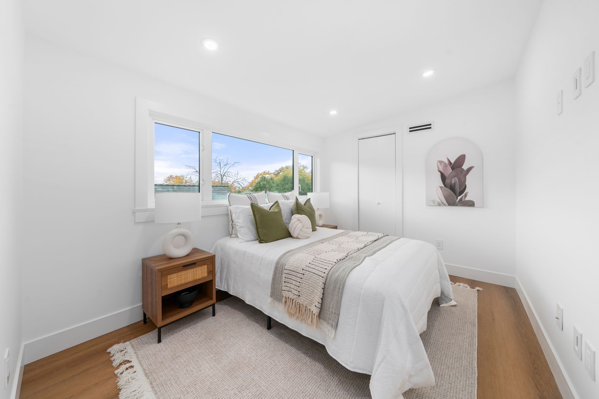 2528 McGill Street photo 28