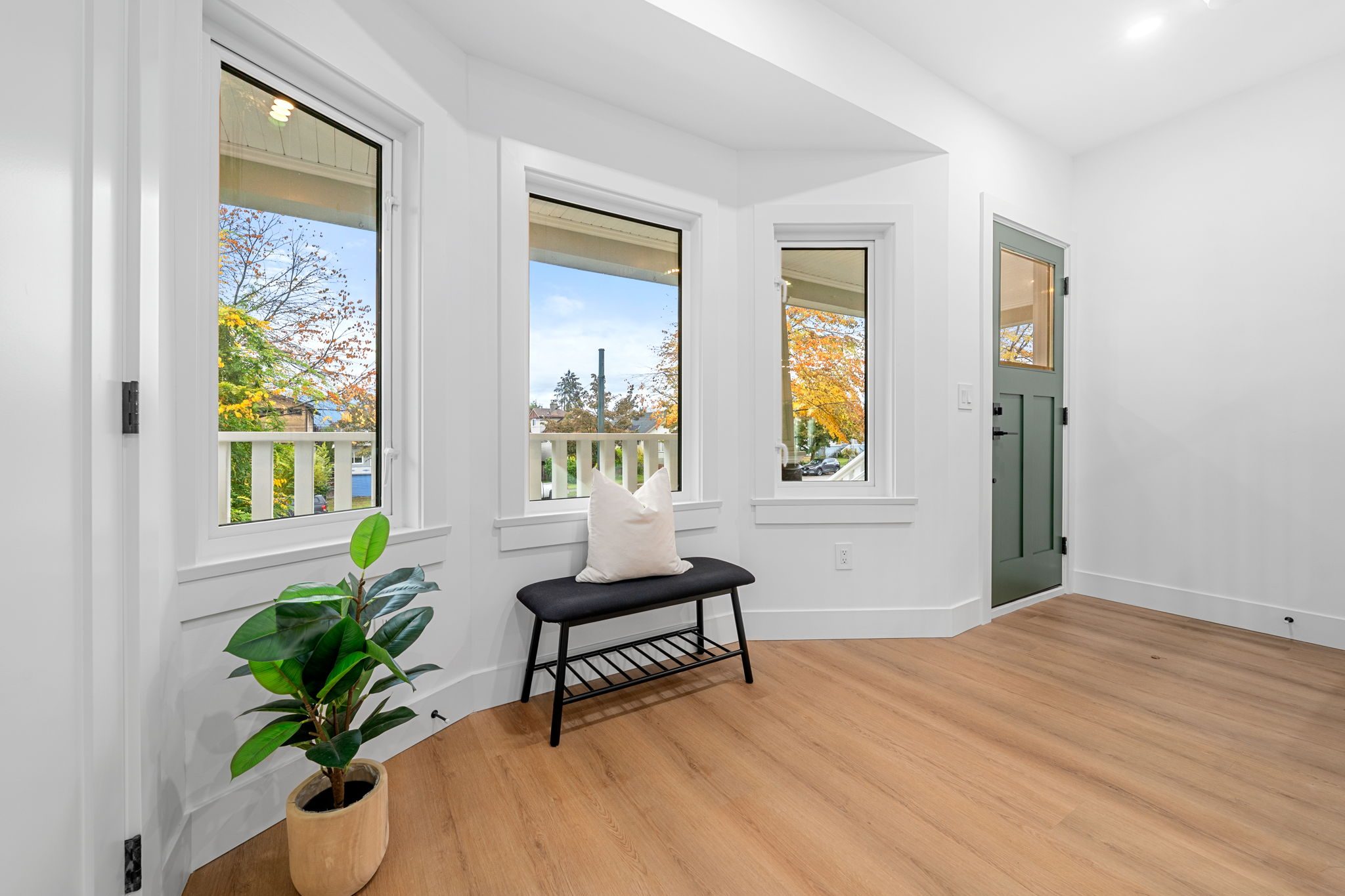 2528 McGill Street photo 3