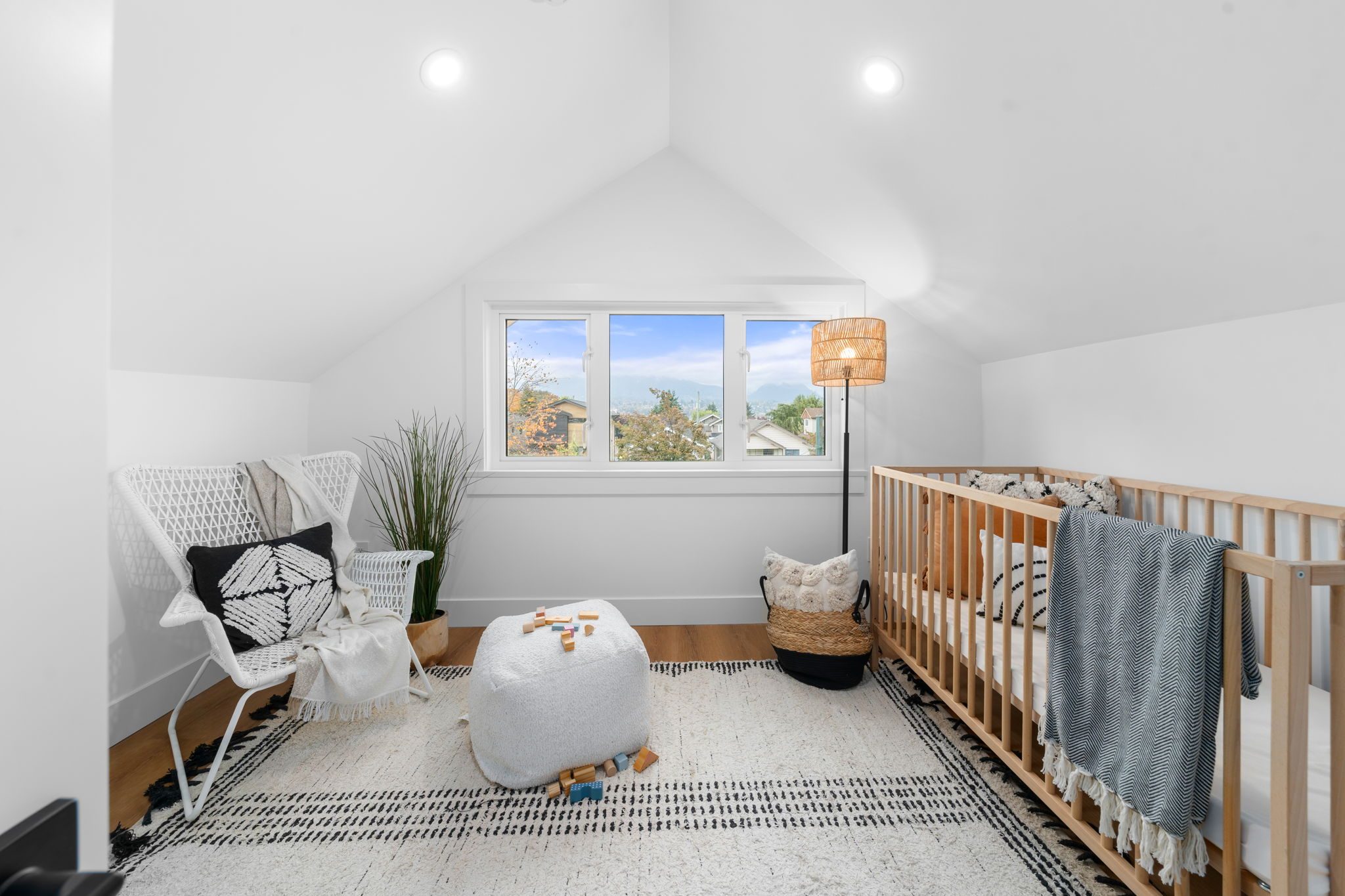 2528 McGill Street photo 33