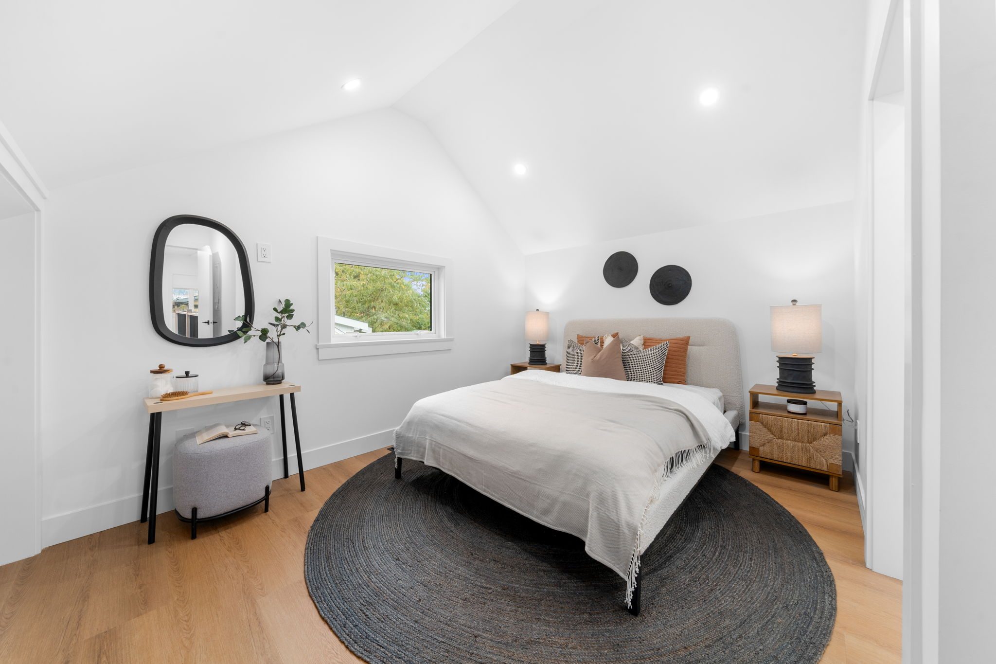 2528 McGill Street photo 35