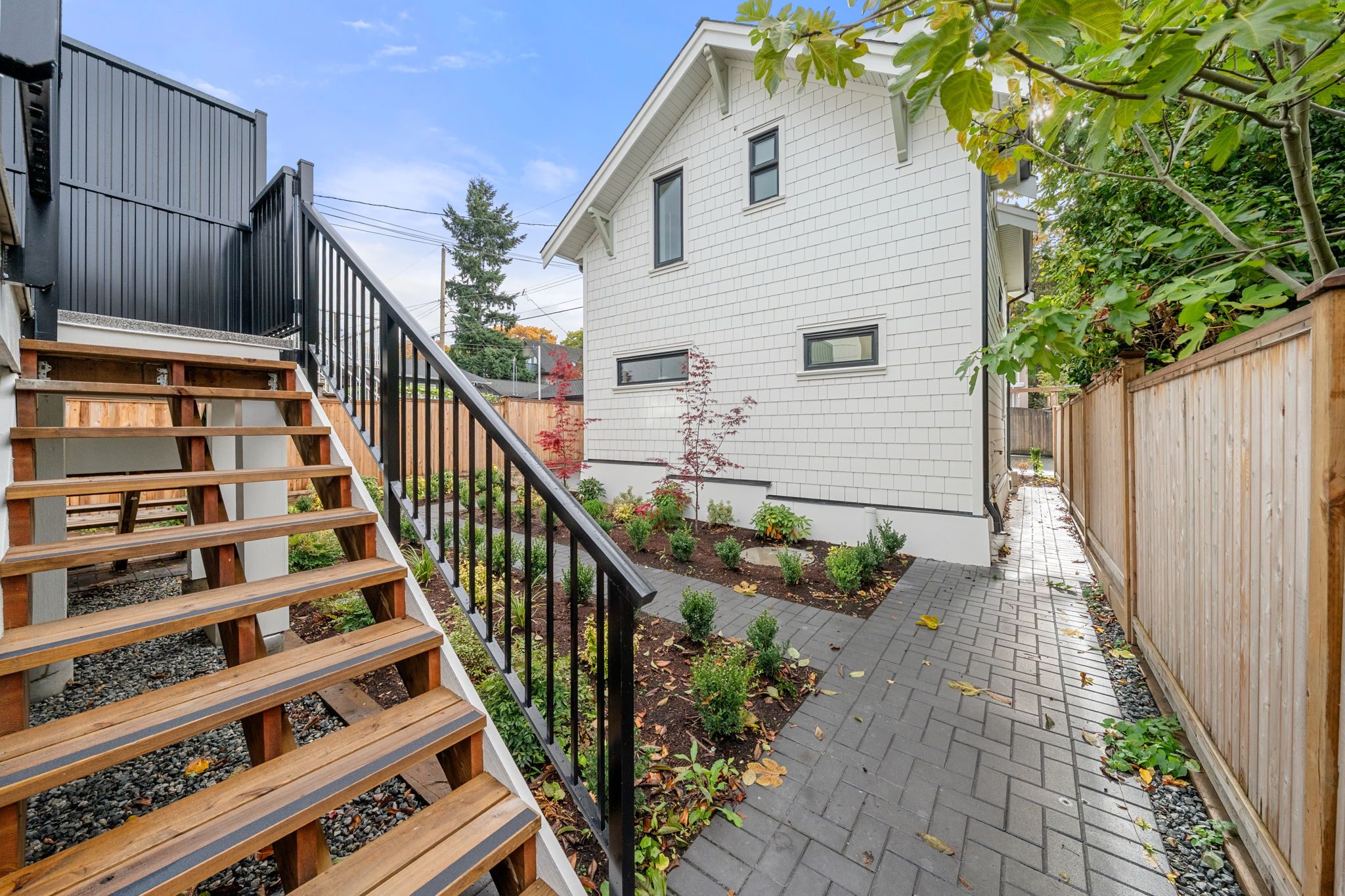 2528 McGill Street photo 46