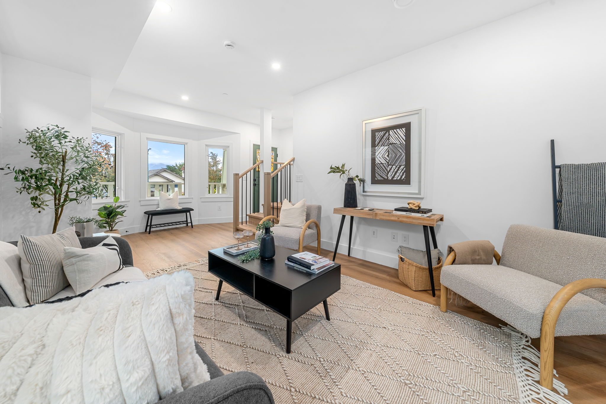 2528 McGill Street photo 8