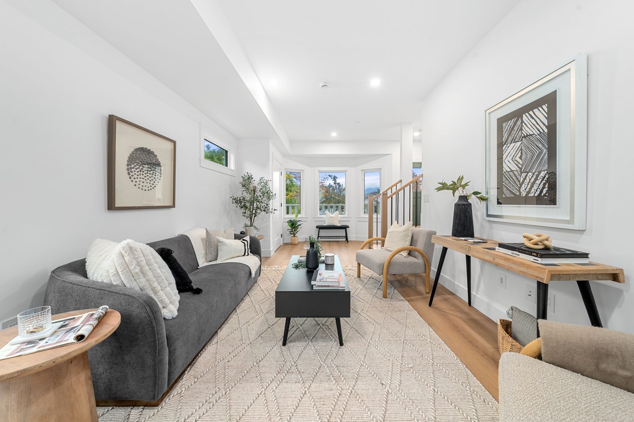 2528 McGill Street photo 9