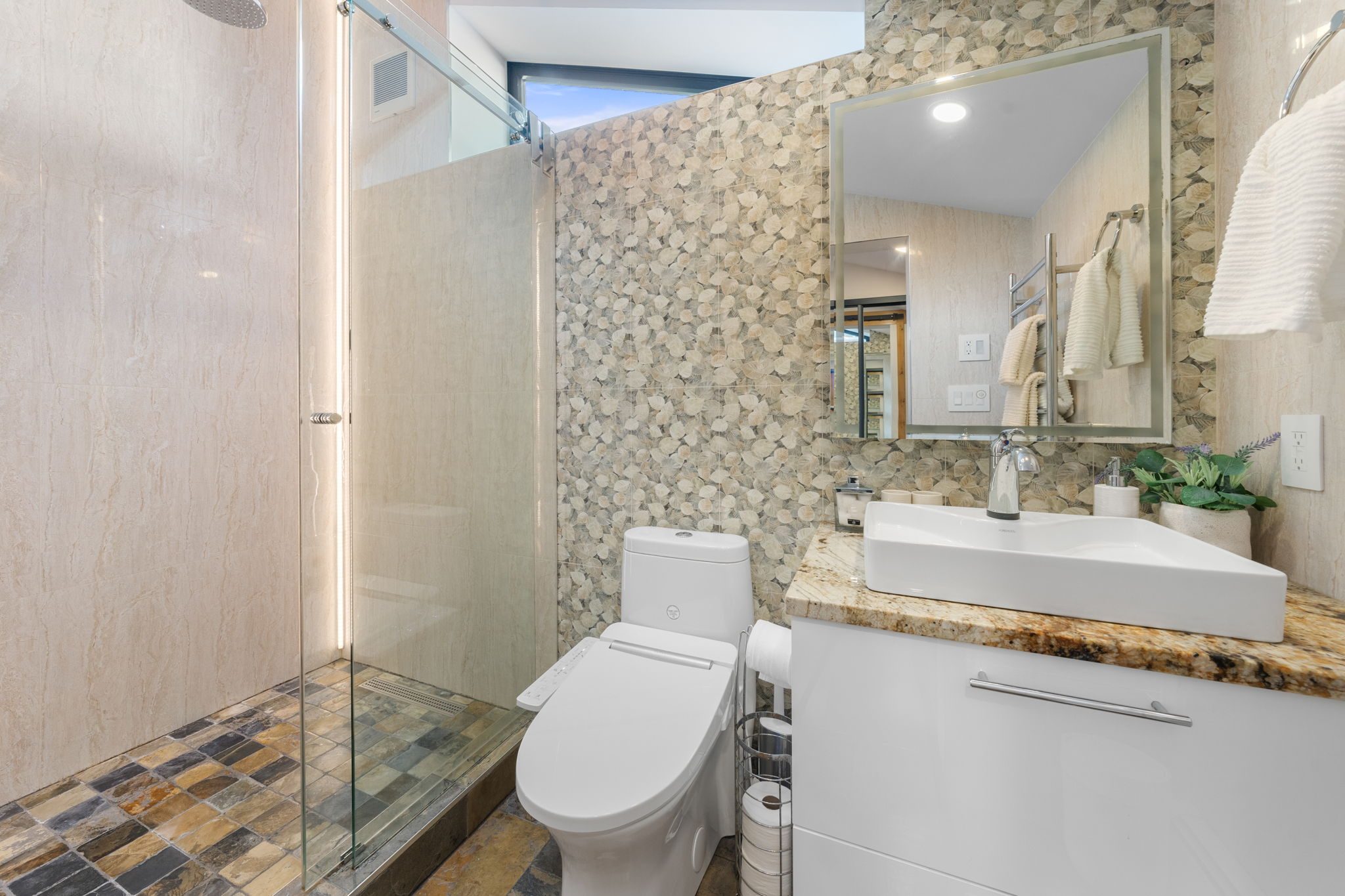 2540 Boswell Avenue photo 41