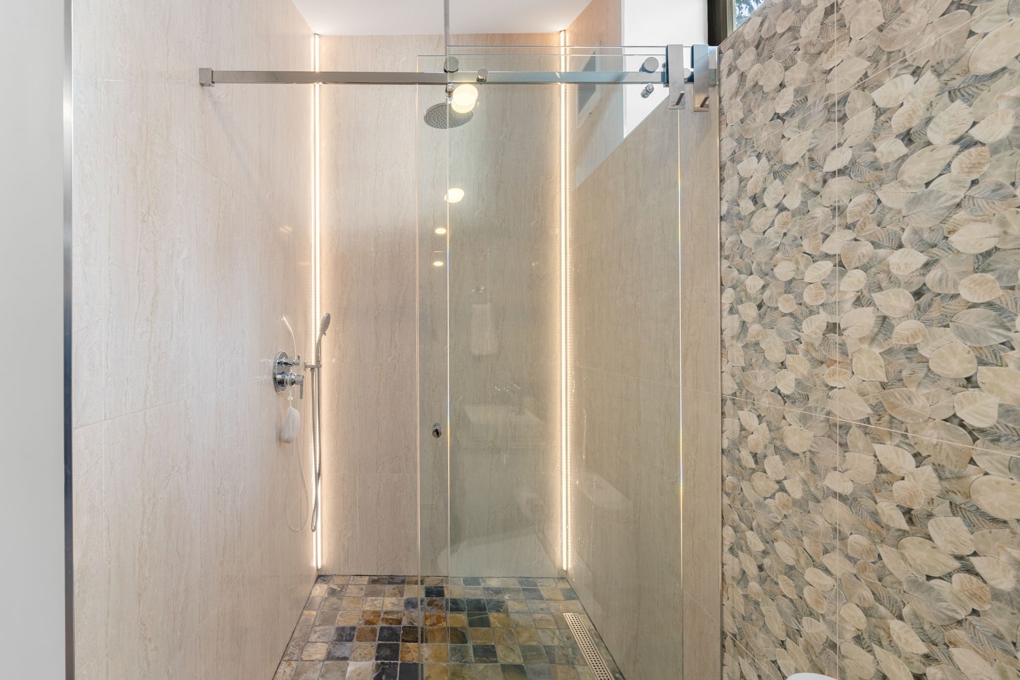 2540 Boswell Avenue photo 42