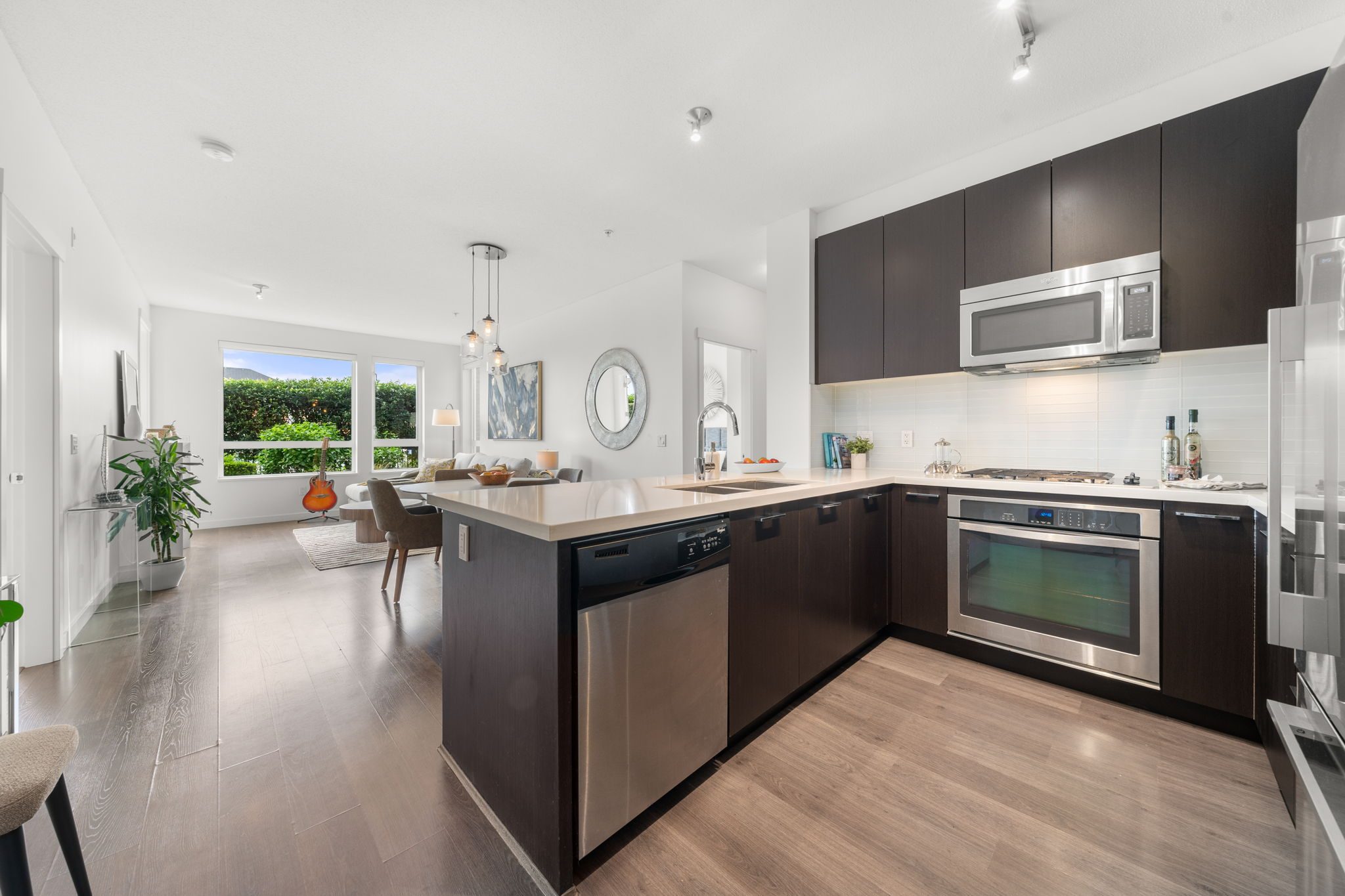 101 717 Chesterfield Avenue photo 16