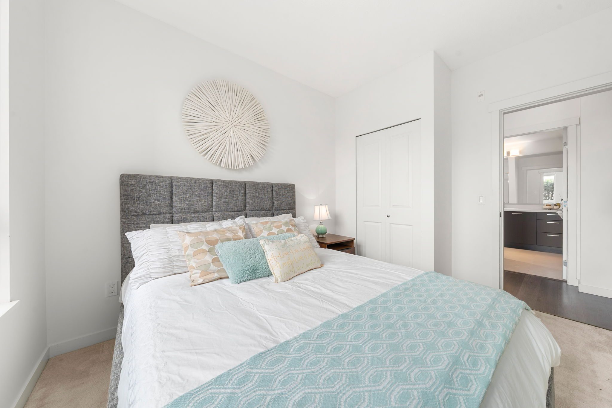 101 717 Chesterfield Avenue photo 27