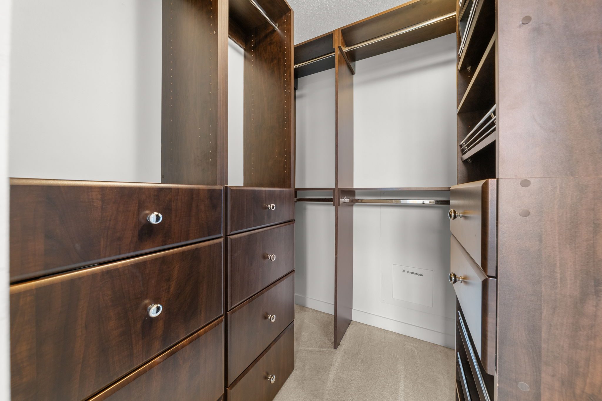 101 717 Chesterfield Avenue photo 32