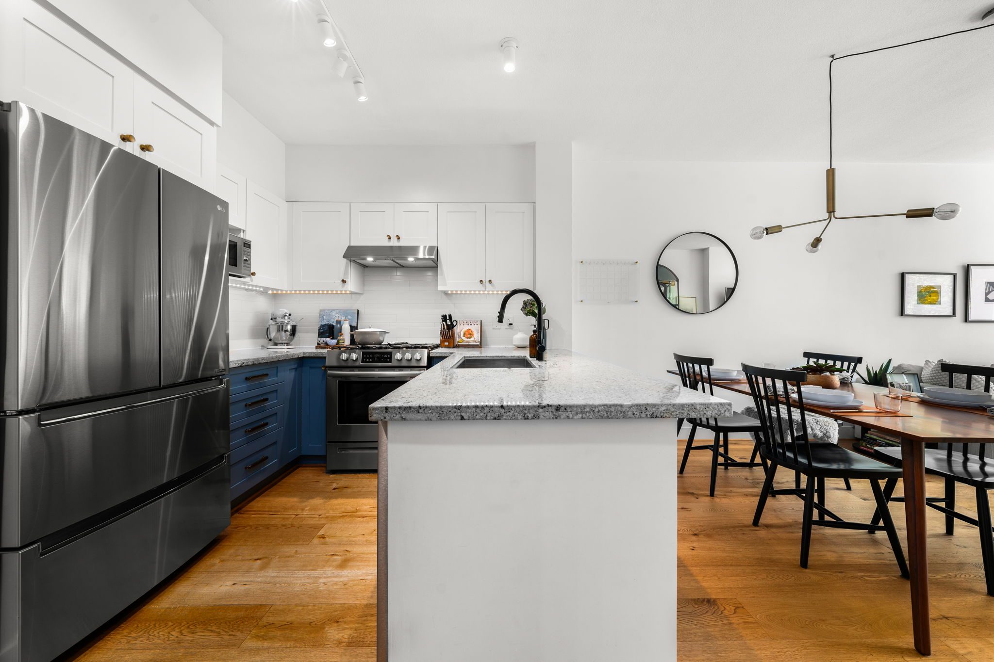 401 2601 Whiteley Court photo 10