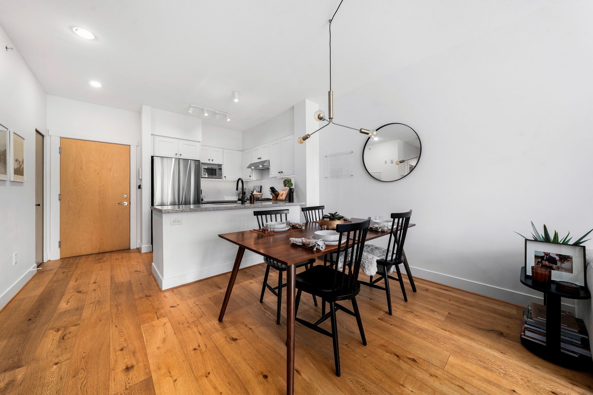 401 2601 Whiteley Court photo 16