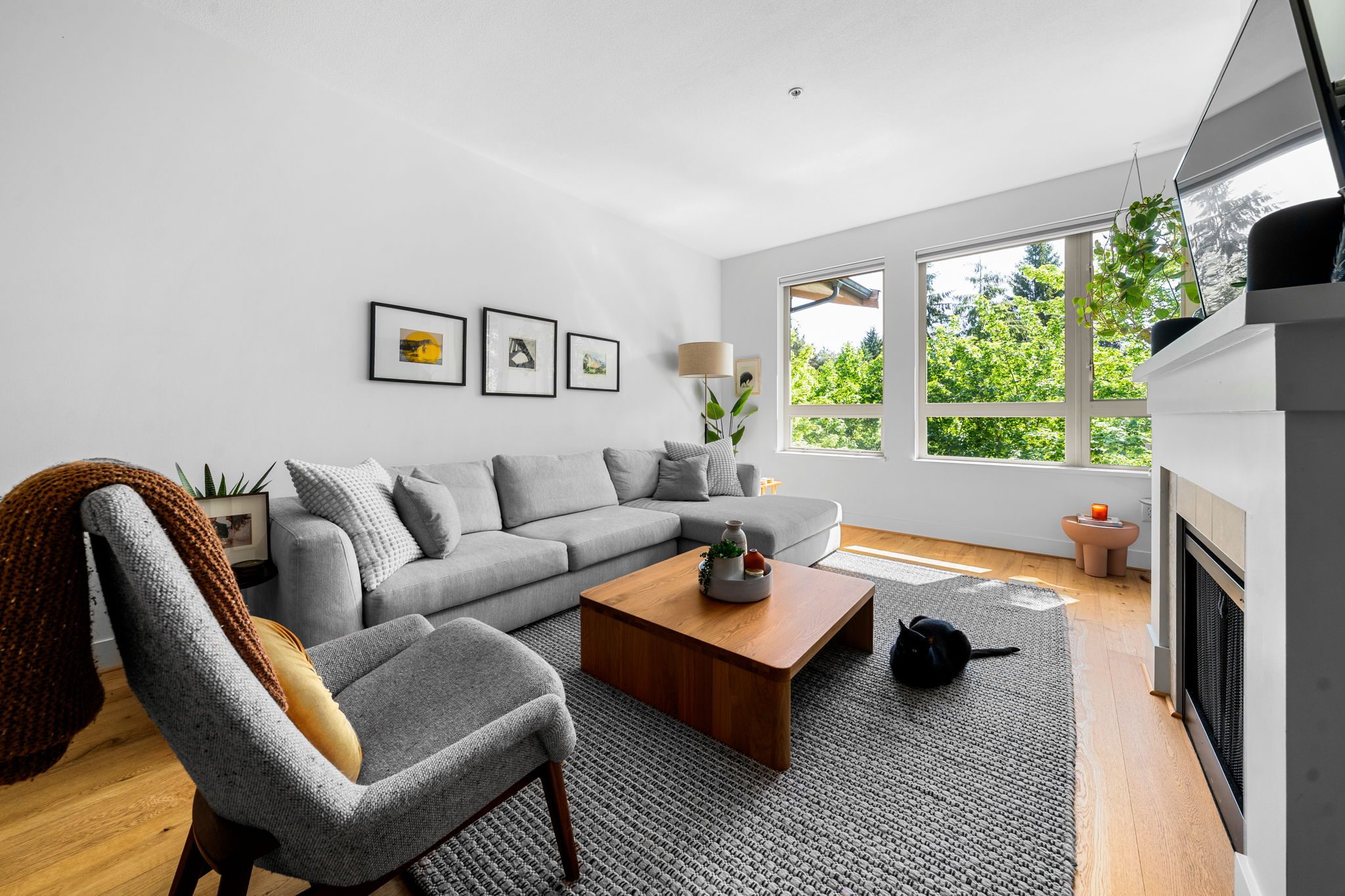 401 2601 Whiteley Court photo 19