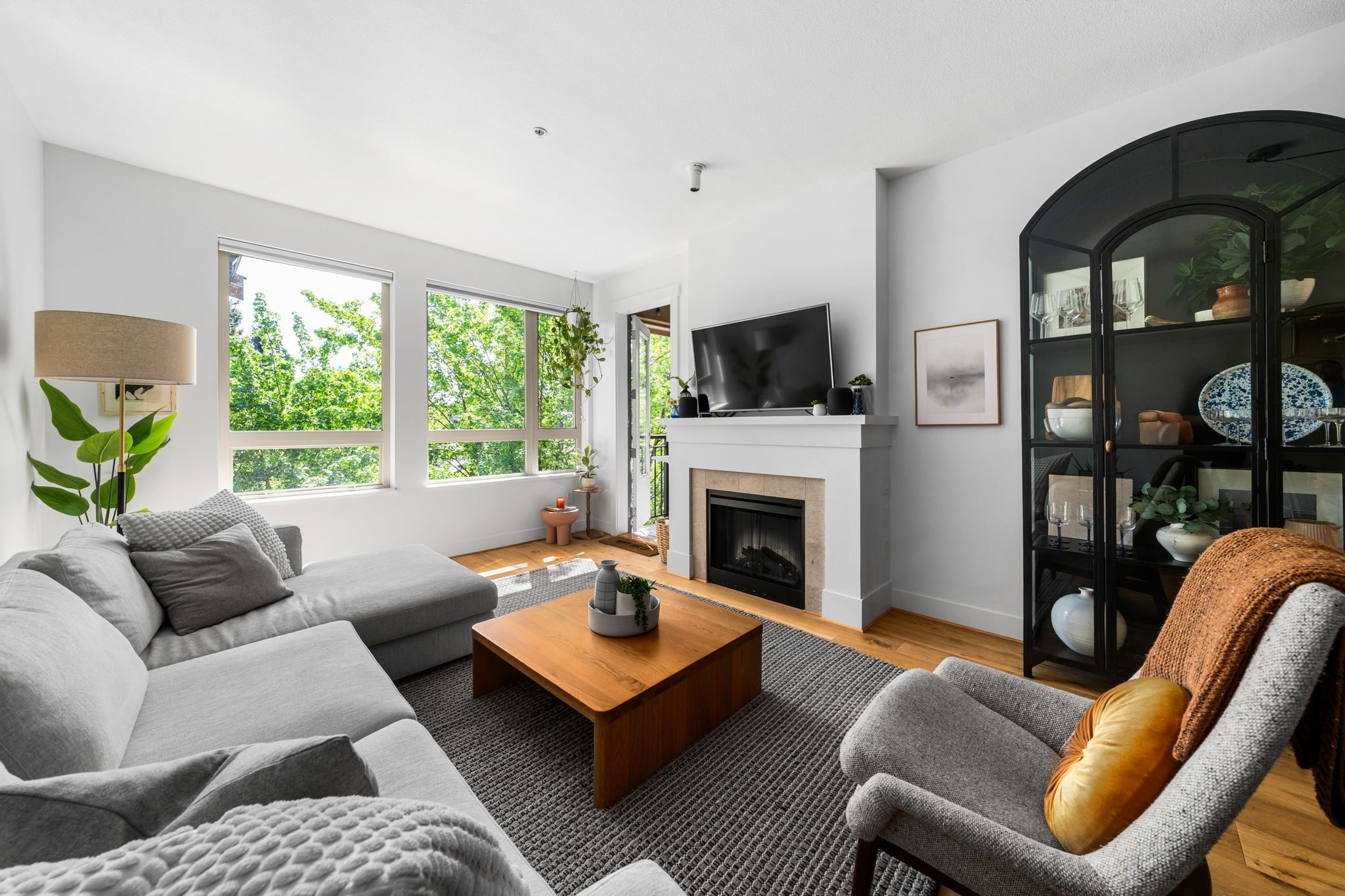 401 2601 Whiteley Court photo 21