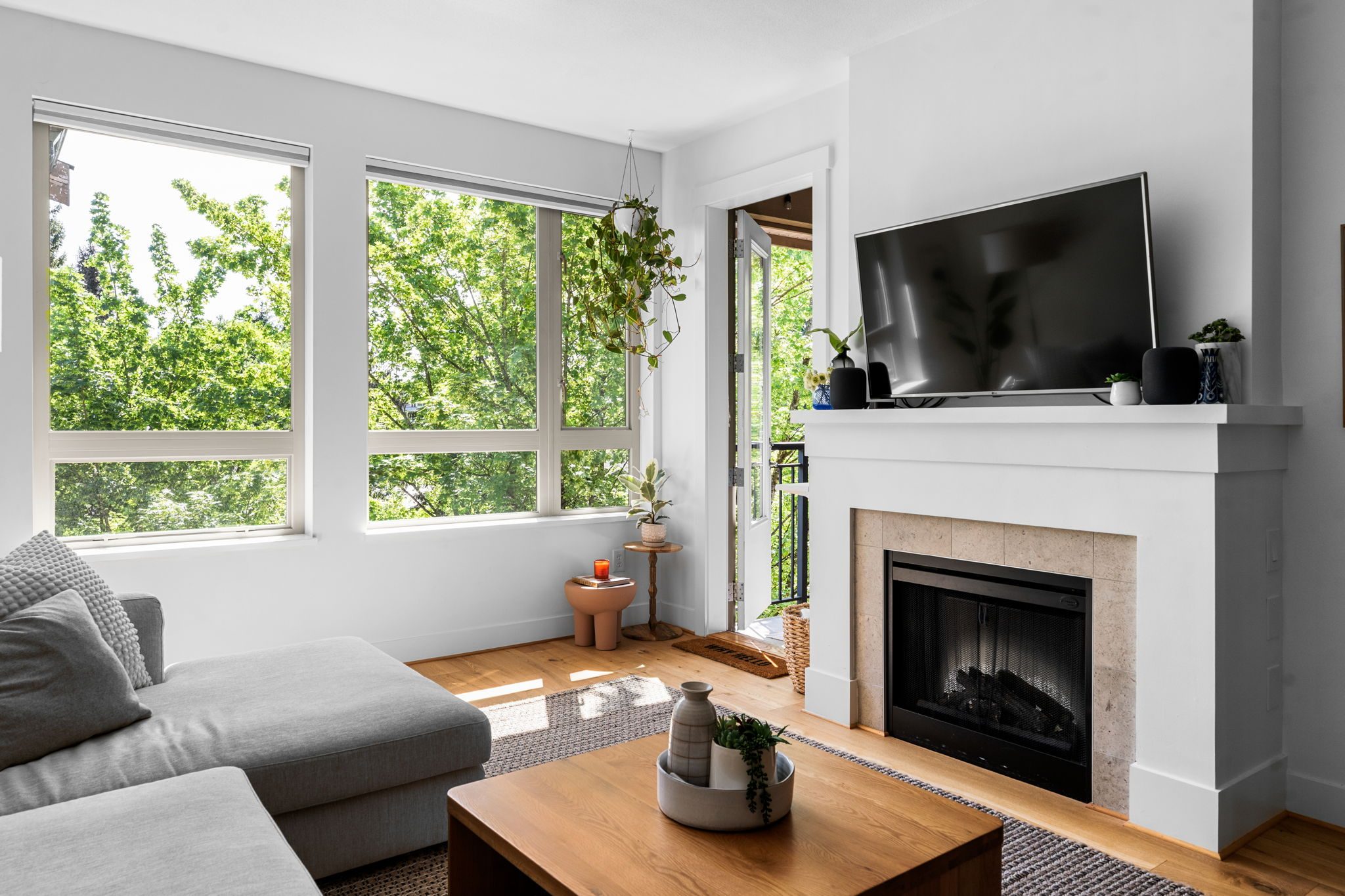 401 2601 Whiteley Court photo 22