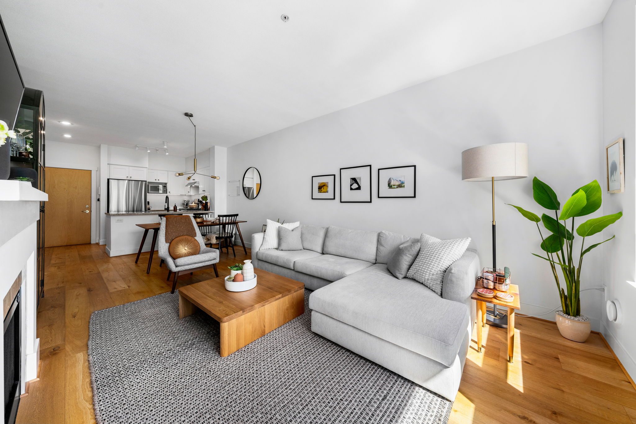 401 2601 Whiteley Court photo 27