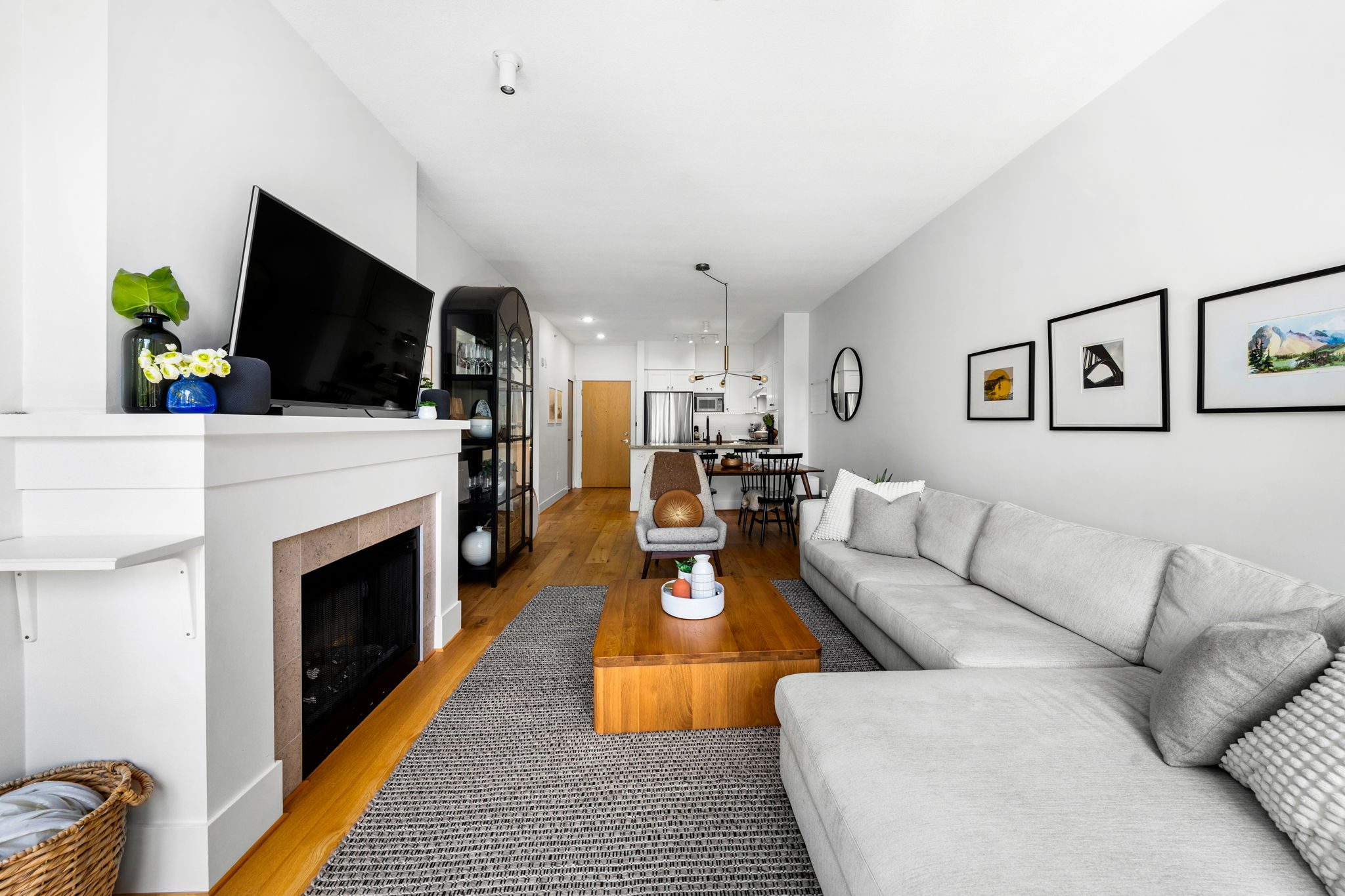 401 2601 Whiteley Court photo 28