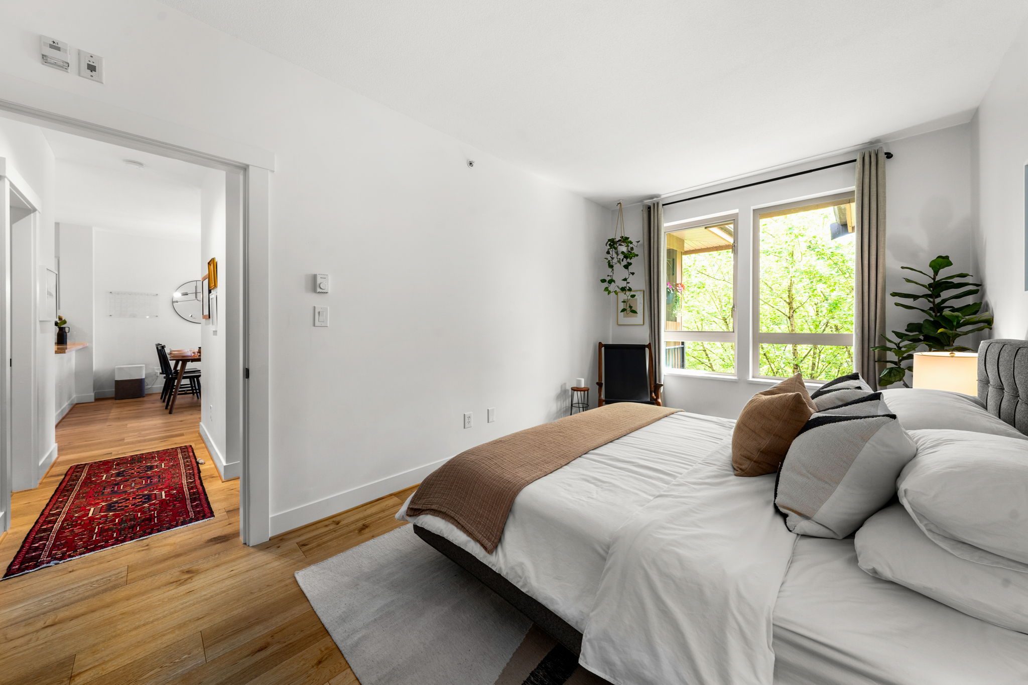401 2601 Whiteley Court photo 37