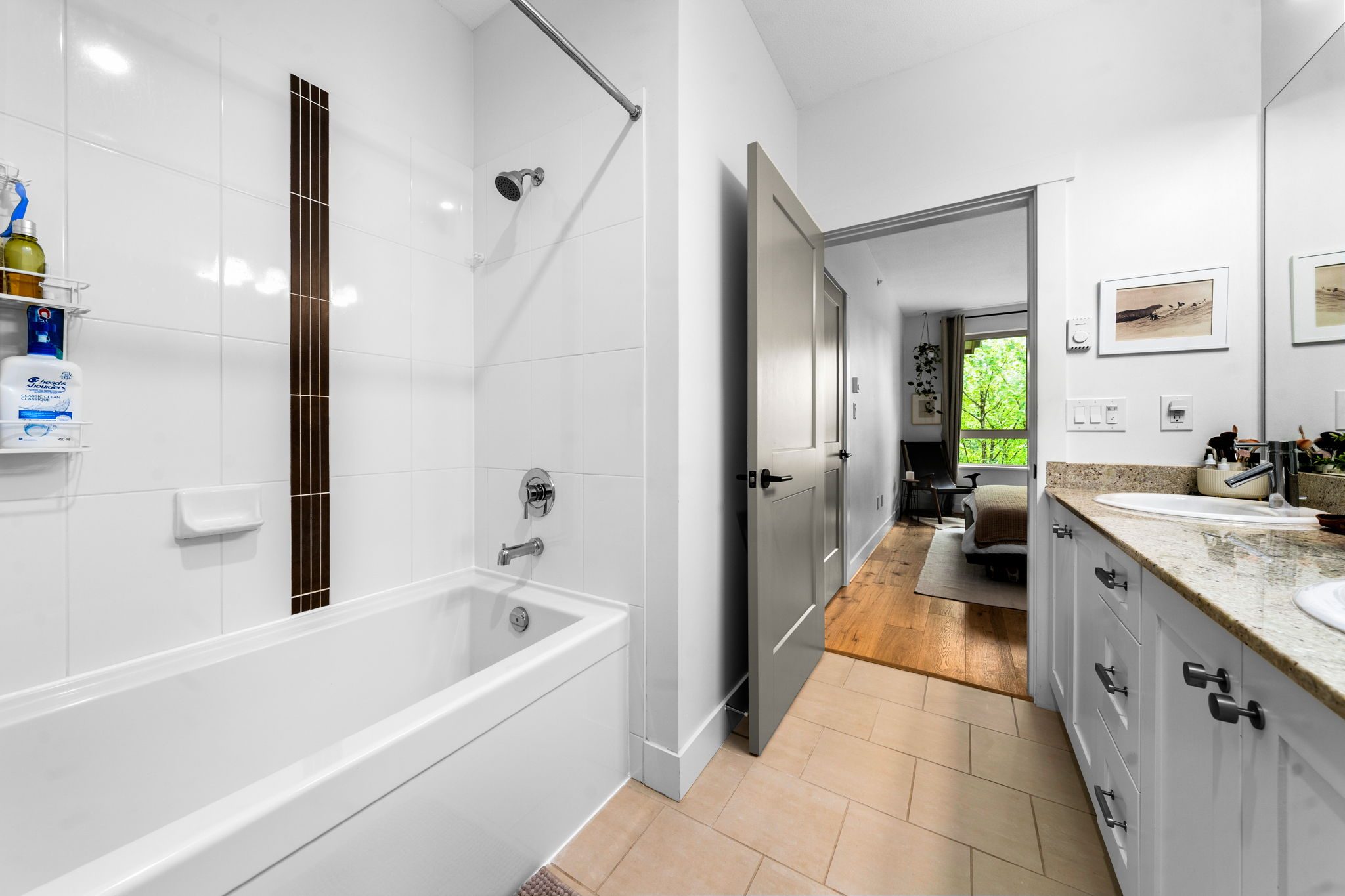 401 2601 Whiteley Court photo 42