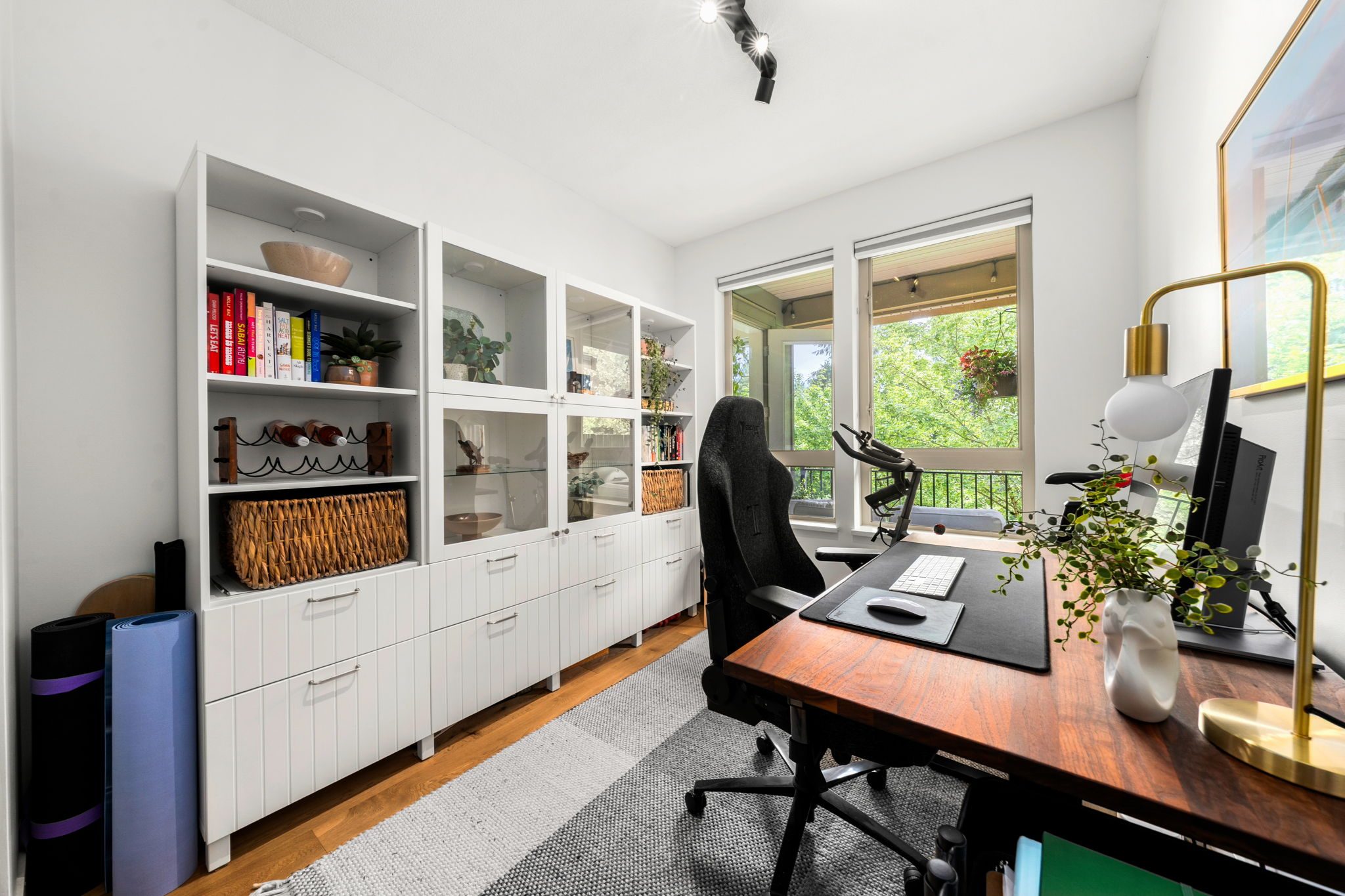 401 2601 Whiteley Court photo 46