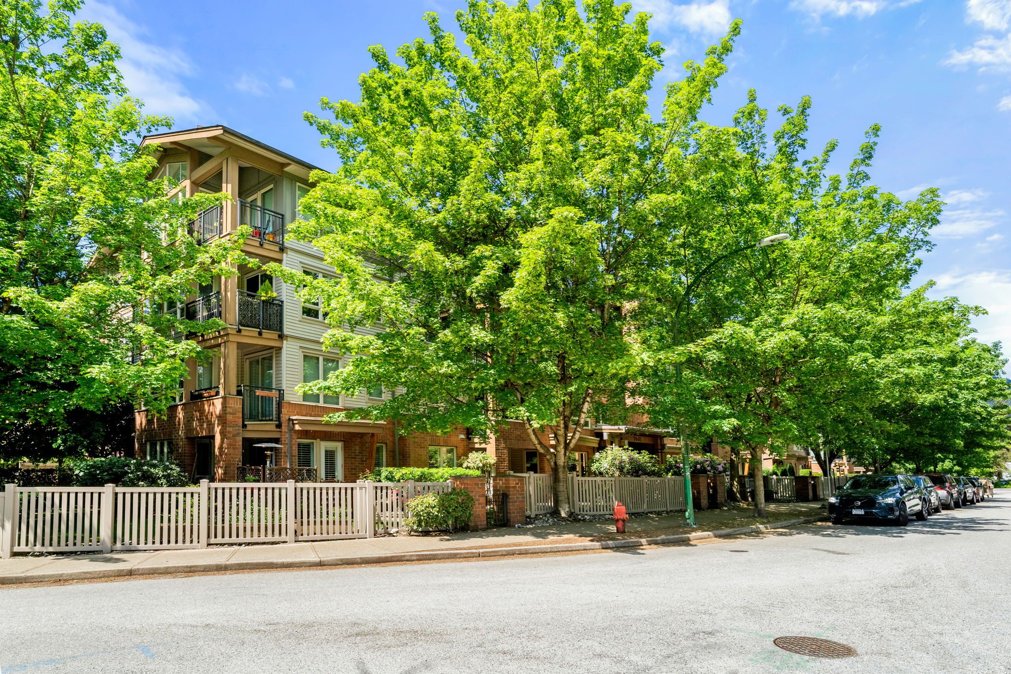 401 2601 Whiteley Court photo 49