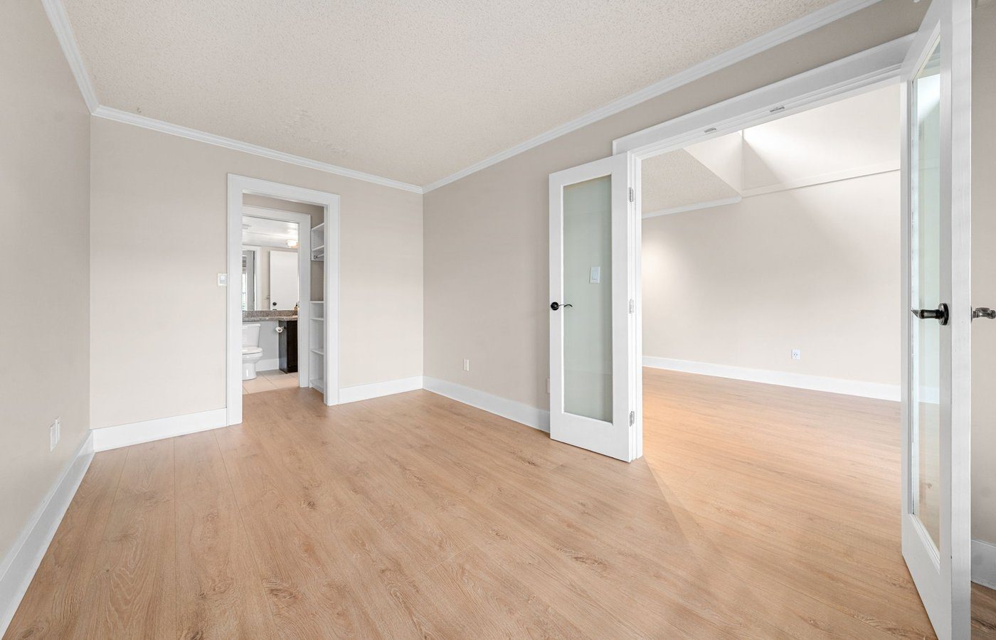 301 235 W 4th Street photo 28