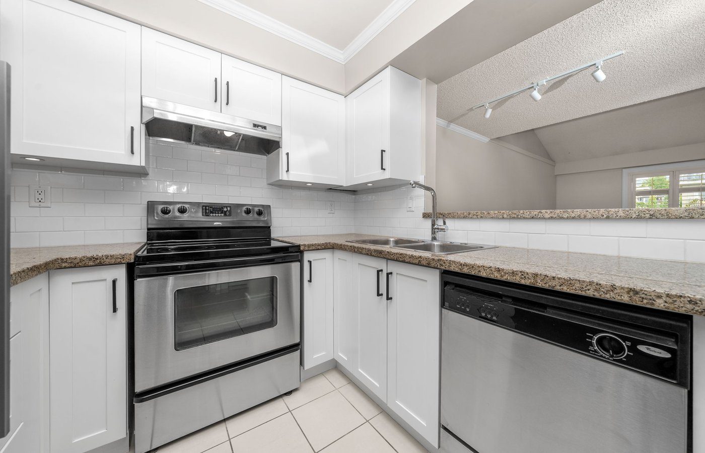 301 235 W 4th Street photo 6