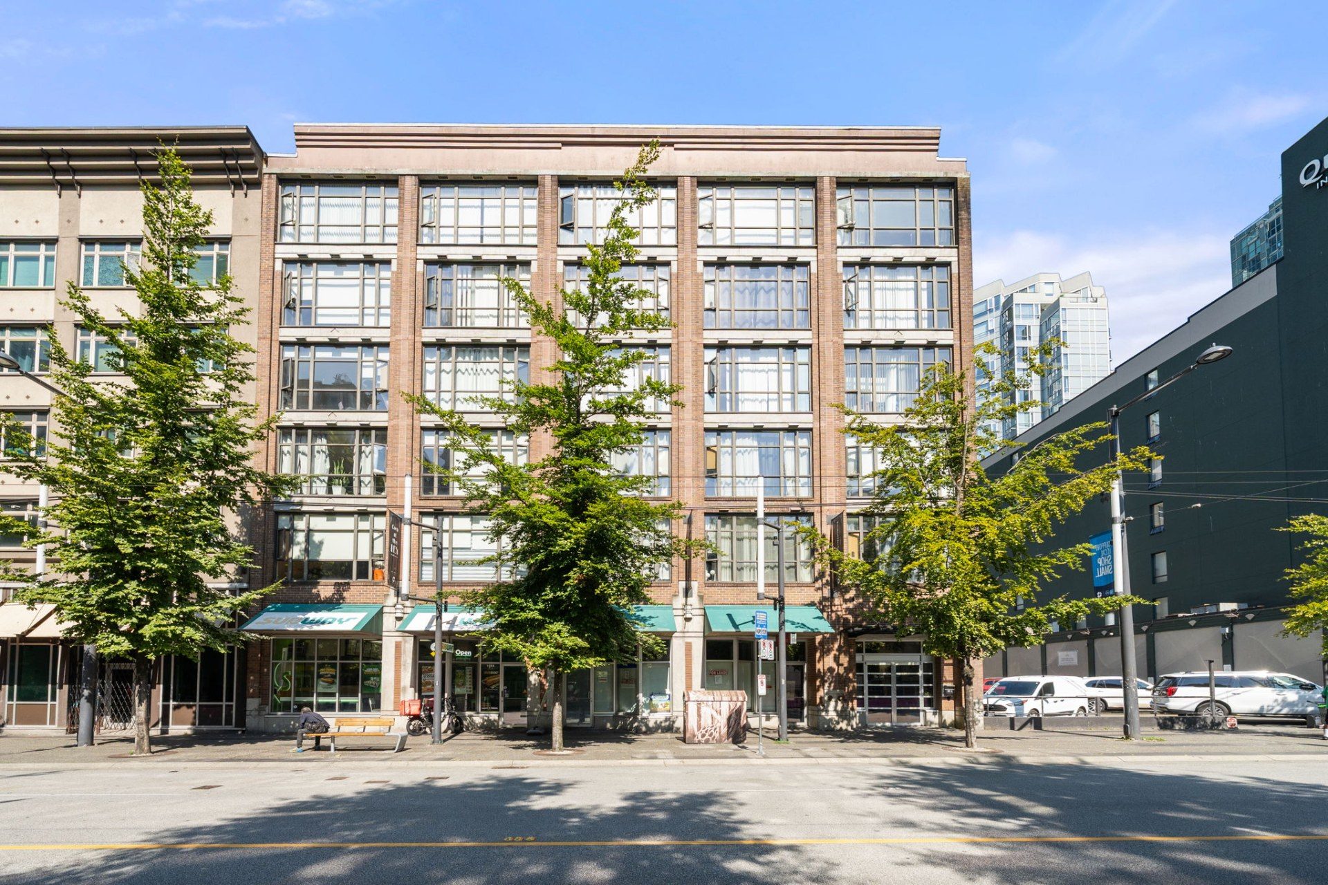 602 1249 Granville Street