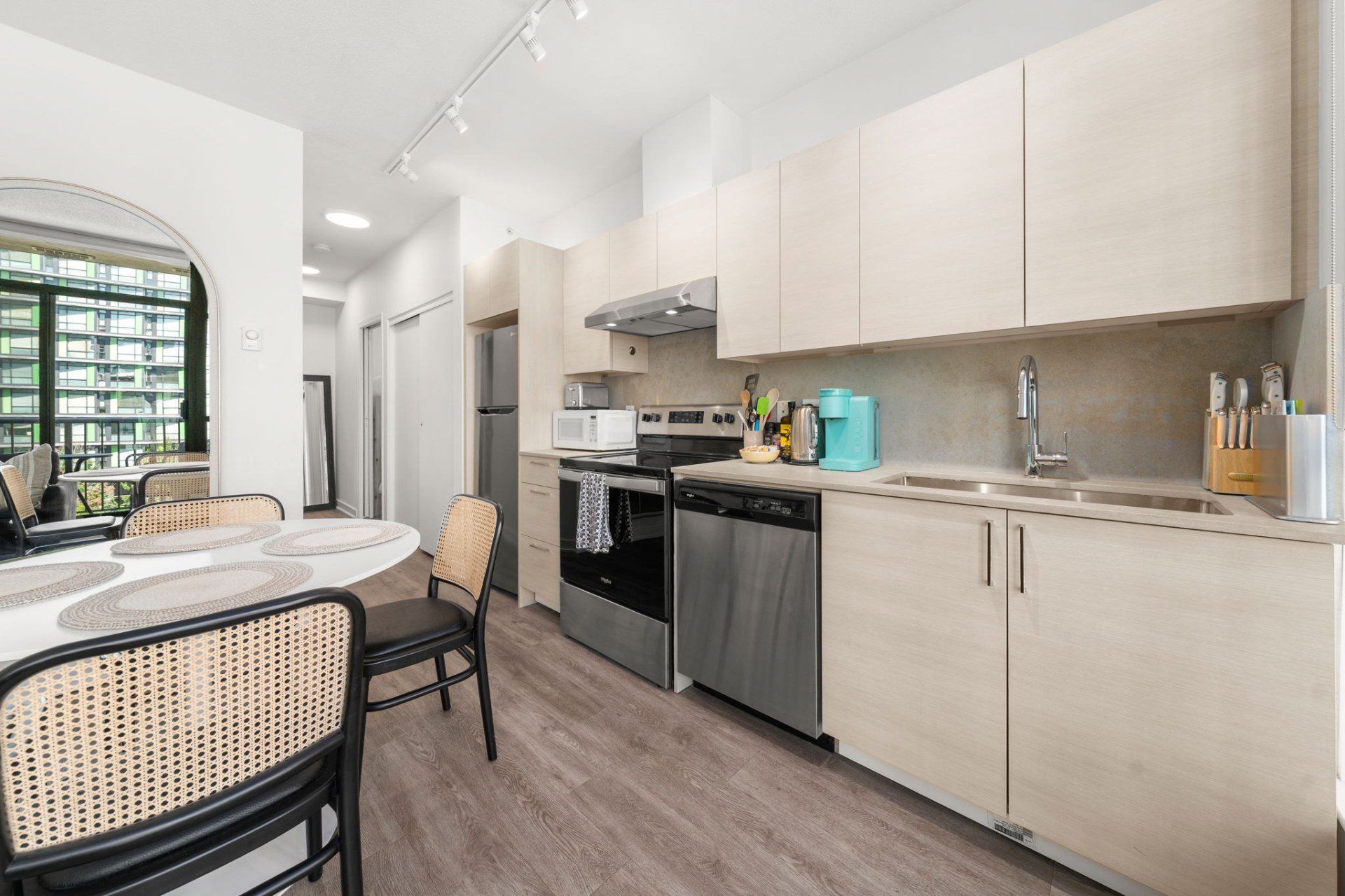 602 1249 Granville Street photo 11